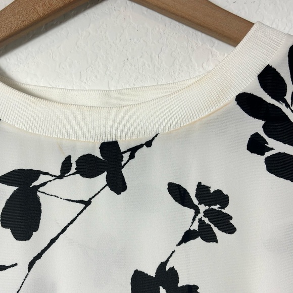 T. TAHARI RUFFLE CAP SLEEVE BLACK WHITE WOMEN SHORT SLEEVE BLOUSE SIZE LARGE NEW - Picture 9 of 9